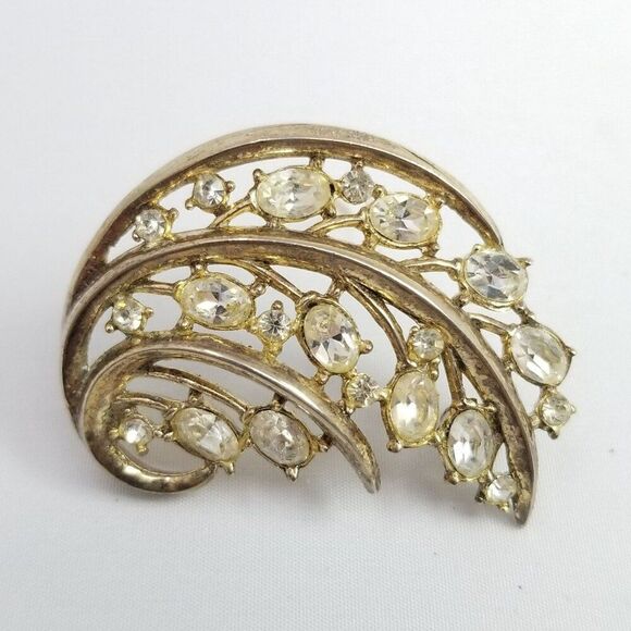 Vintage Trifari Rhinestone Gold Tone Brooch, Scroll Shape, Estate - Picture 2 of 8